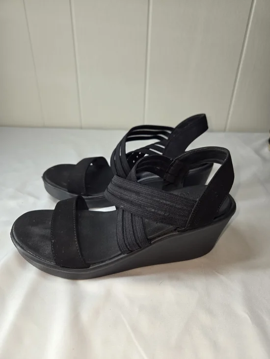 Skechers Black Strappy Elastic Wedge Sandals - Picture 7 of 7